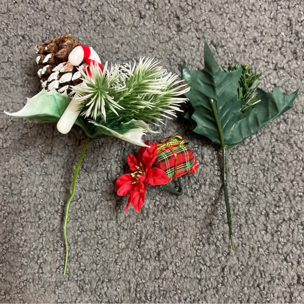 Poinsettia Silk Faux Flower Stems 3 Bunches Christmas Pine Cone 7” Artificial